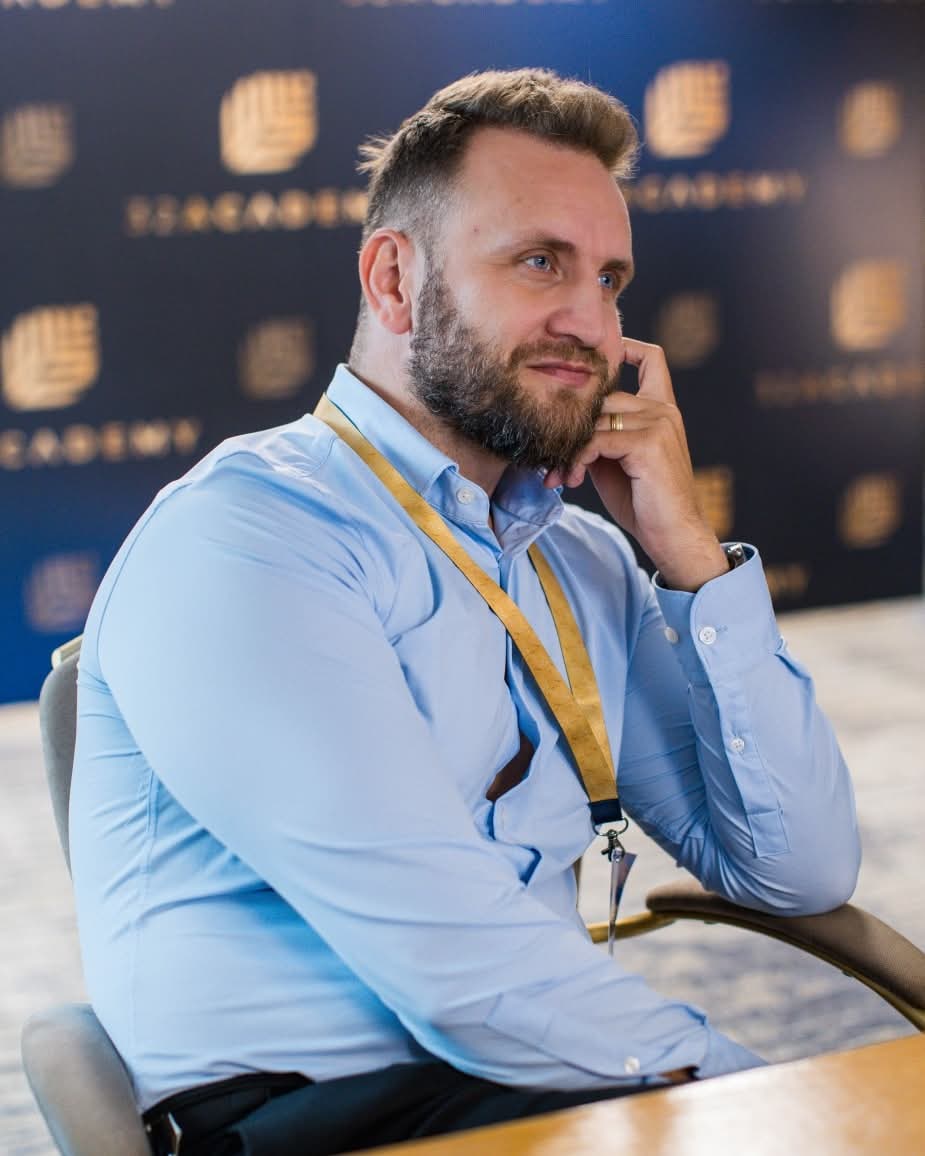 Daniel Rapcău, dentist at RADENT ESTETIQUE